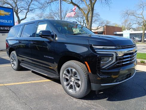 New 2026 Chevrolet Suburban LT AWD/4WD image 1