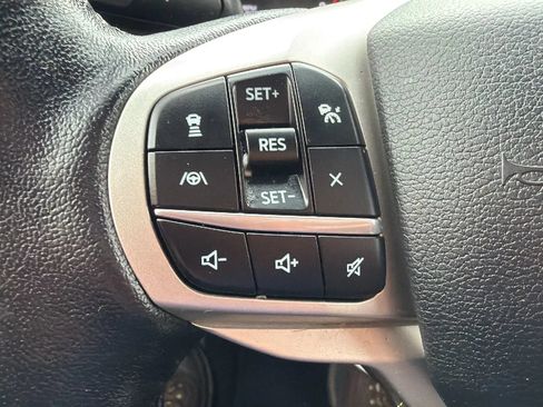 Used 2021 Ford Explorer Limited w/ Equipment Group 301A AWD/4WD image 12