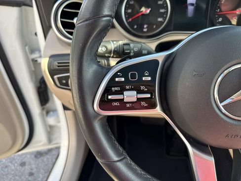 Used 2020 Mercedes-Benz GLC 300 4MATIC image 23