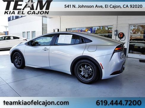 Used 2025 Toyota Prius LE FWD image 8