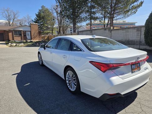 Used 2020 Toyota Avalon Limited w/ Advanced Safety Package image 5