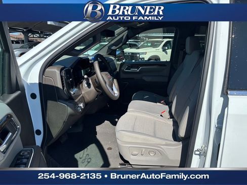 New 2026 GMC Sierra 1500 SLE image 12