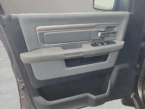 Used 2017 RAM 2500 SLT w/ Snow Chief Group AWD/4WD image 17