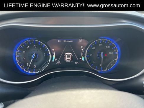 Used 2024 Chrysler Pacifica Touring-L FWD image 22