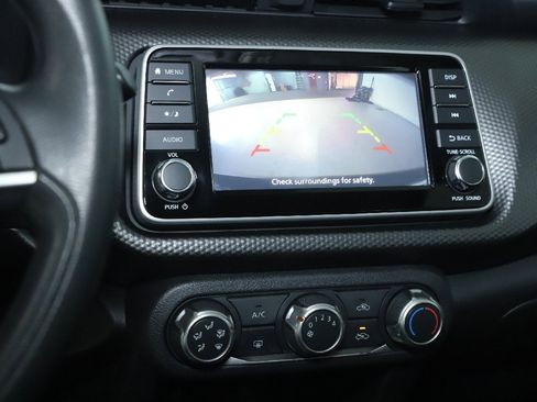 Used 2019 Nissan Kicks S image 28