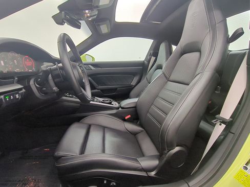 Certified 2025 Porsche 911 Carrera RWD image 5
