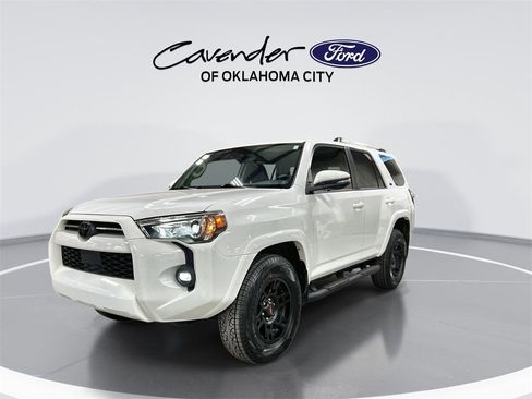 Used 2021 Toyota 4Runner SR5 Premium image 4