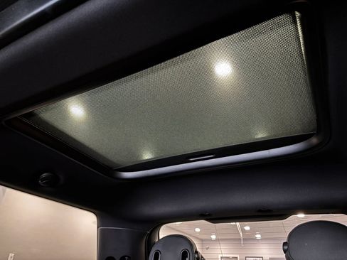Used 2019 MINI Cooper 2-Door Hardtop w/ Premium Package FWD image 15