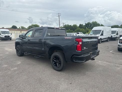 Used 2021 Chevrolet Silverado 1500 Custom Trail Boss AWD/4WD image 11