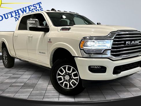 Used 2024 RAM 3500 Limited image 3