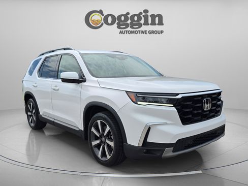 Certified 2024 Honda Pilot Touring image 8