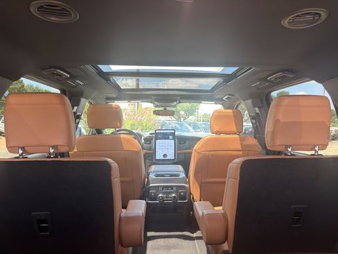Used 2024 Ford Expedition Platinum RWD image 22