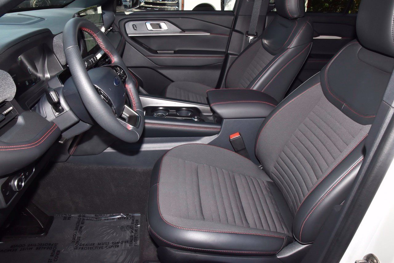 Certified 2025 Ford Explorer ST-Line RWD image 13