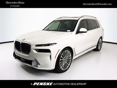 Used 2024 BMW X7 xDrive40i w/ Premium Package AWD/4WD image 1