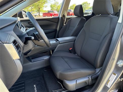 Used 2025 Nissan Rogue S FWD image 21
