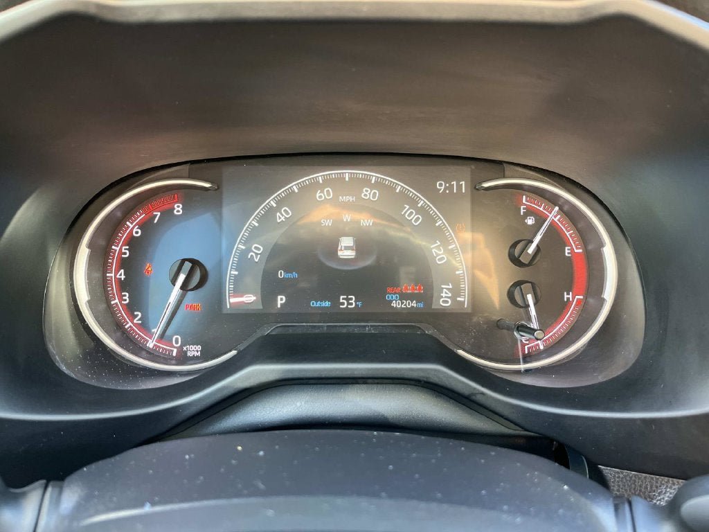 Used 2025 Toyota RAV4 XLE FWD image 30