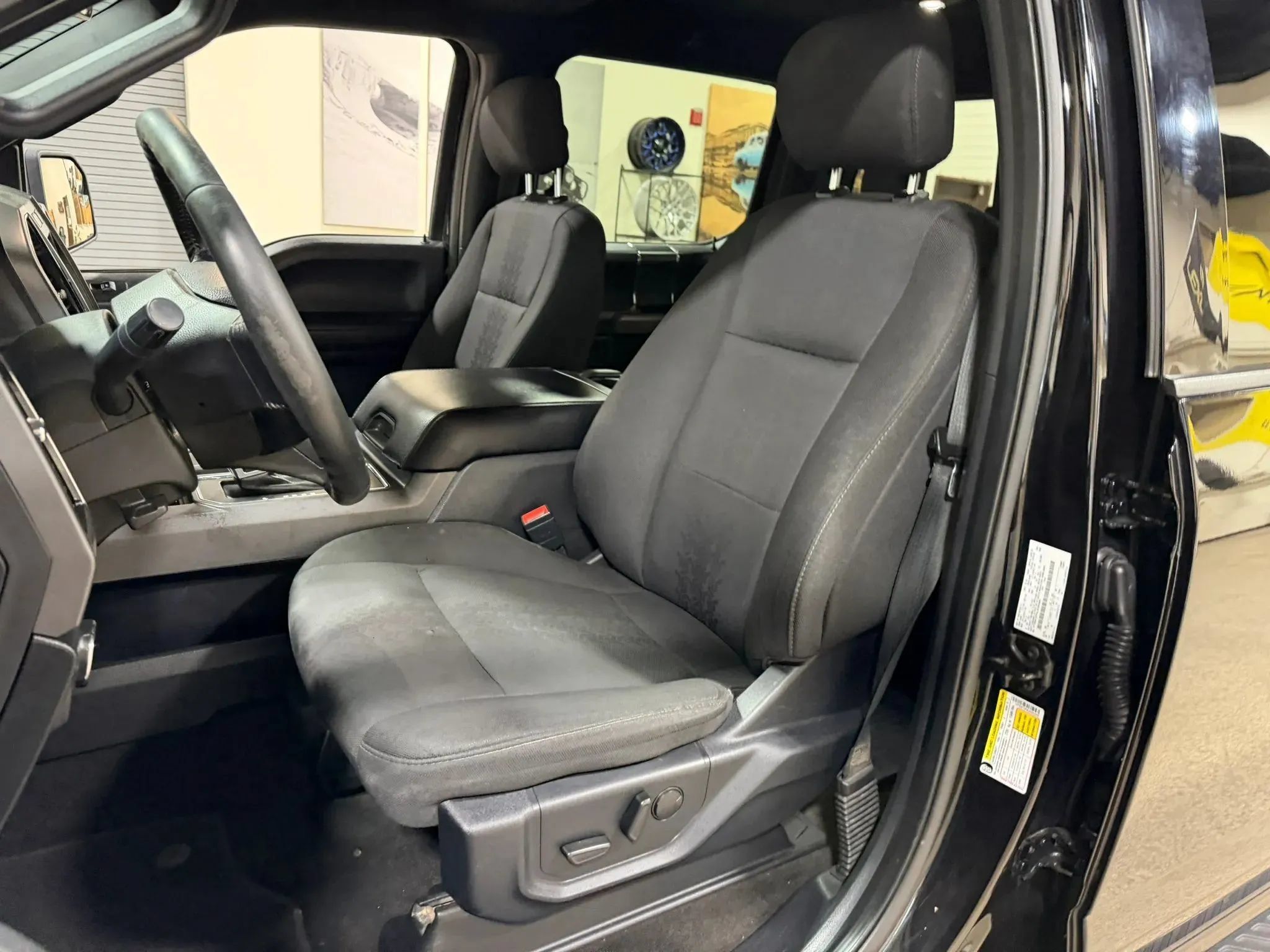 Used 2020 Ford F150 XLT w/ Equipment Group 302A Luxury AWD/4WD image 25