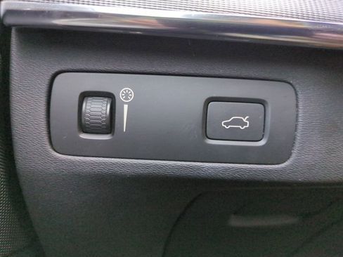 Used 2021 Volvo XC90 T6 R-Design w/ Advanced Package image 14