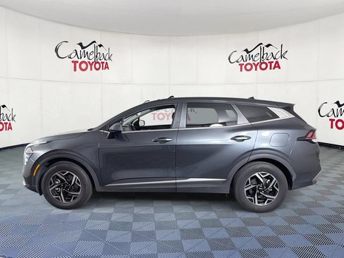 Used 2025 Kia Sportage LX FWD image 4