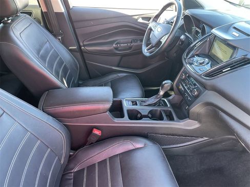 Used 2017 Ford Escape Titanium image 11