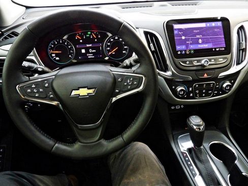 Used 2021 Chevrolet Equinox Premier FWD image 19