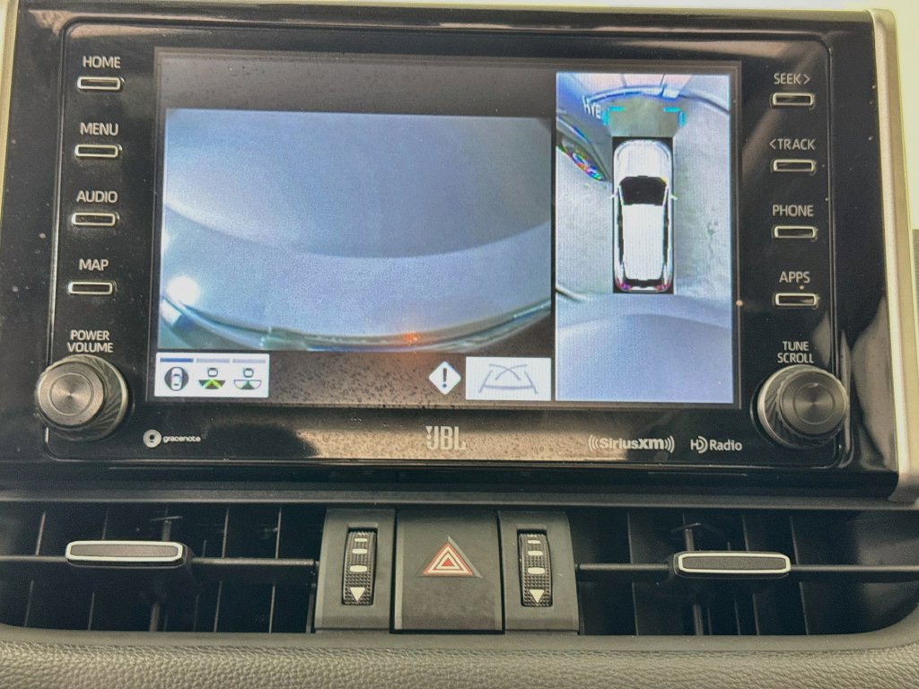 Used 2020 Toyota RAV4 Limited AWD/4WD image 18