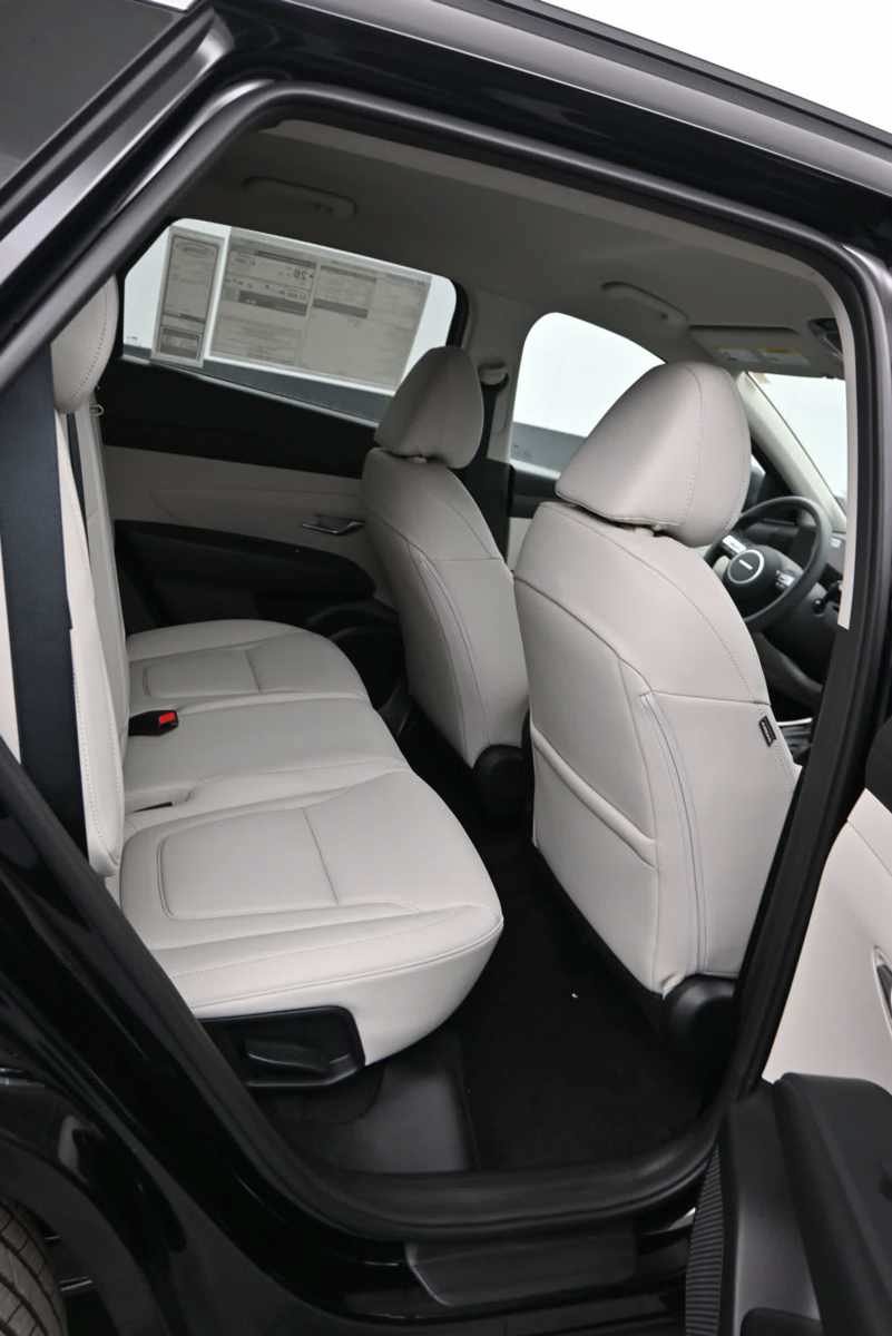 New 2026 Hyundai Tucson SEL Plus AWD/4WD image 12
