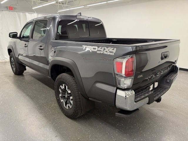 Used 2023 Toyota Tacoma TRD Off-Road AWD/4WD image 4