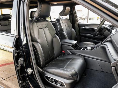 Used 2023 Jeep Grand Cherokee Overland w/ Luxury Tech Group IV image 43