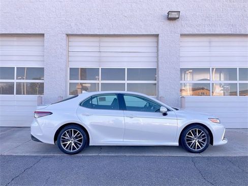 Used 2024 Toyota Camry XLE image 1