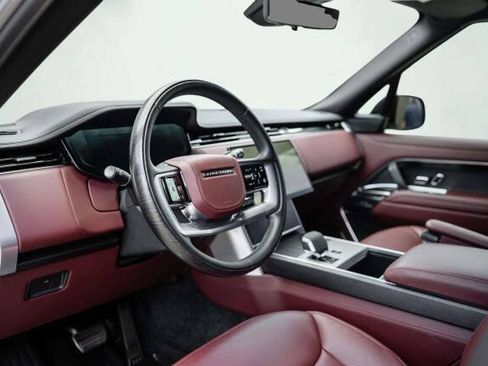 Used 2025 Land Rover Range Rover Autobiography AWD/4WD image 10