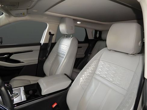 Used 2022 Land Rover Range Rover Evoque SE image 17