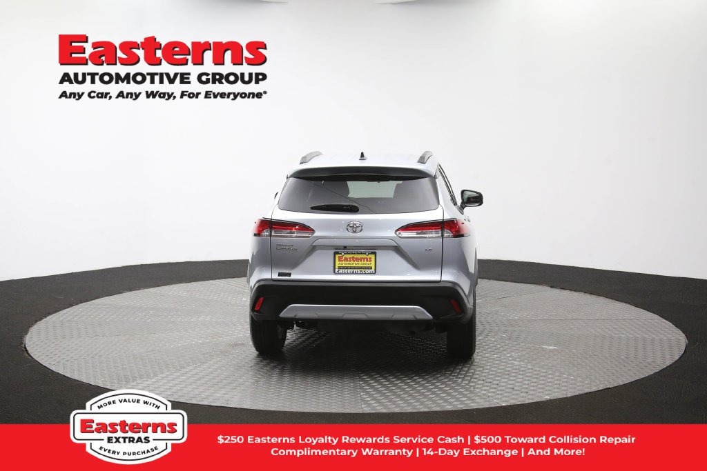 Used 2025 Toyota Corolla Cross LE FWD image 36