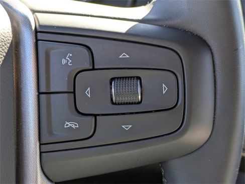 Used 2024 GMC Yukon SLT w/ SLT Luxury Package image 30