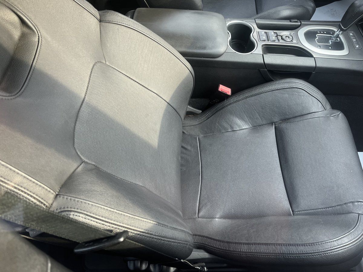 Used 2009 Pontiac G8 w/ Premium Package RWD image 9