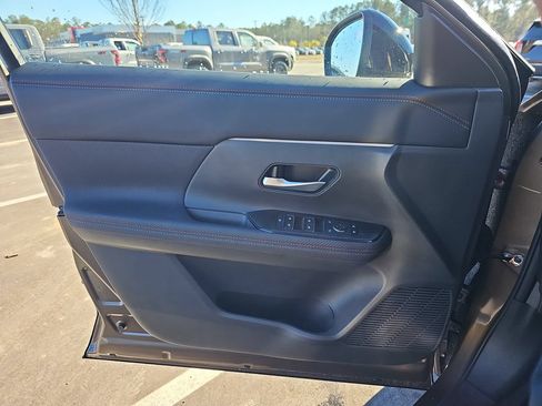 New 2026 Nissan Kicks SR w/ SR Premium Package FWD image 29