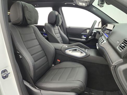 New 2026 Mercedes-Benz GLS 580 4MATIC image 8