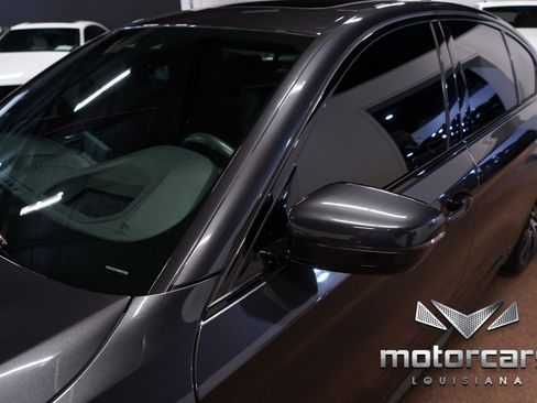 Used 2019 BMW 540i w/ M Sport Package RWD image 12
