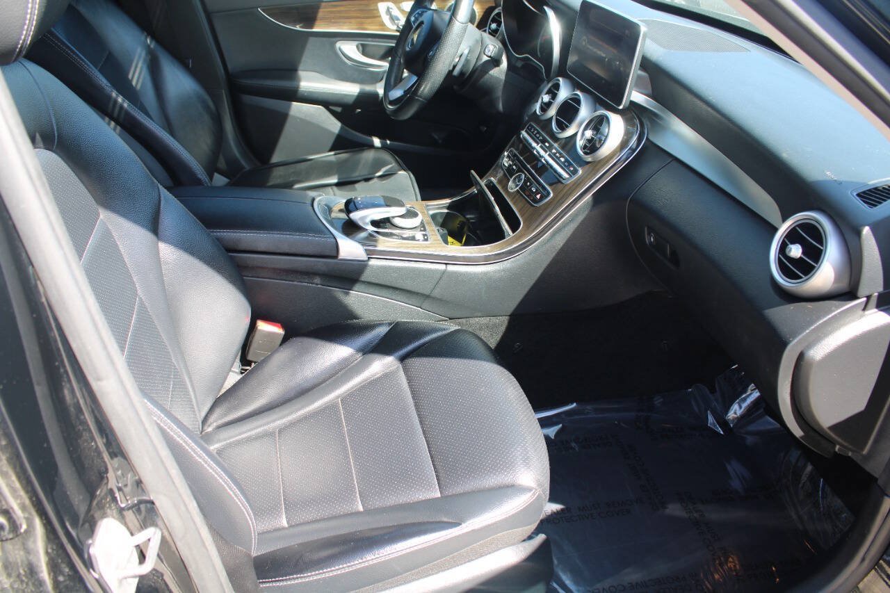 Used 2018 Mercedes-Benz C 300 4MATIC Sedan image 8