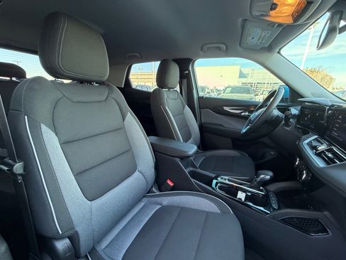 Used 2025 Chevrolet TrailBlazer LT w/ Convenience Package image 19