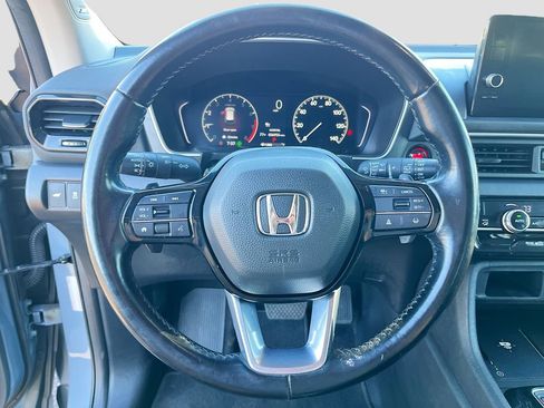 Used 2024 Honda Pilot Touring image 11