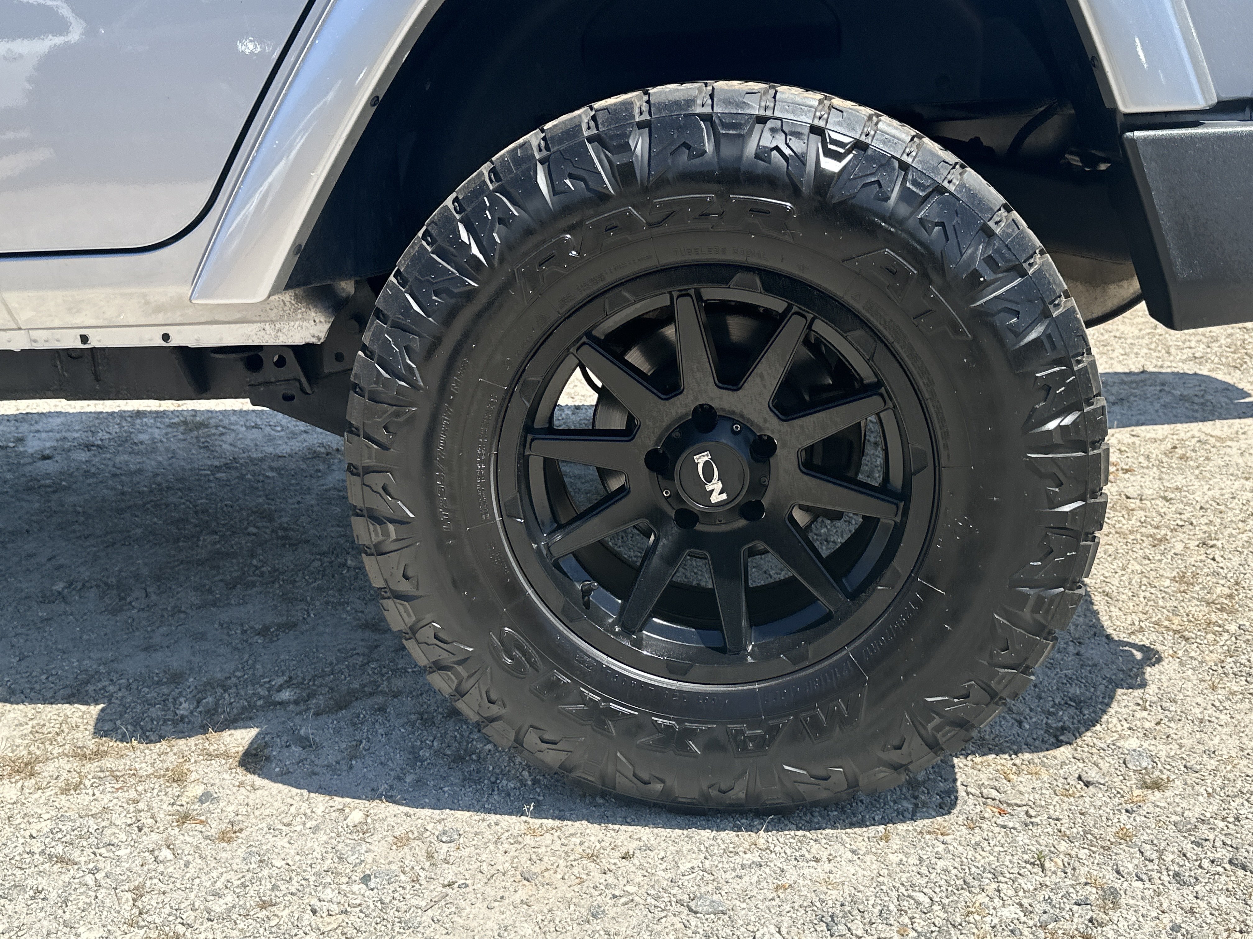 Used 2018 Jeep Wrangler Unlimited Sport w/ Dual Top Group AWD/4WD image 19