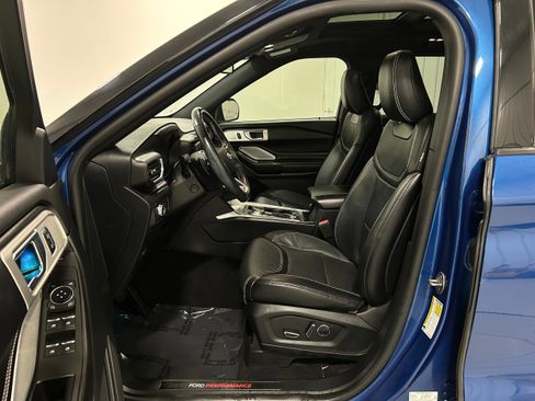 Used 2020 Ford Explorer ST w/ ST Street Pack image 4