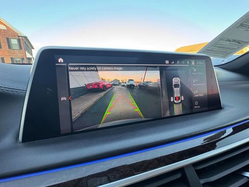 Used 2020 BMW 750i xDrive w/ Autobahn Package image 30