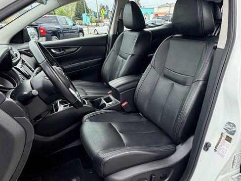 Used 2017 Nissan Rogue Sport SL image 18