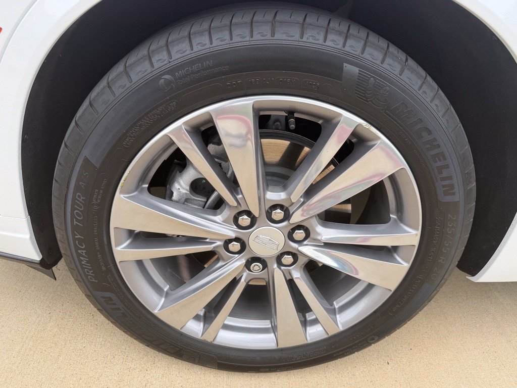 Used 2024 Cadillac XT6 Premium Luxury w/ Technology Package FWD image 9