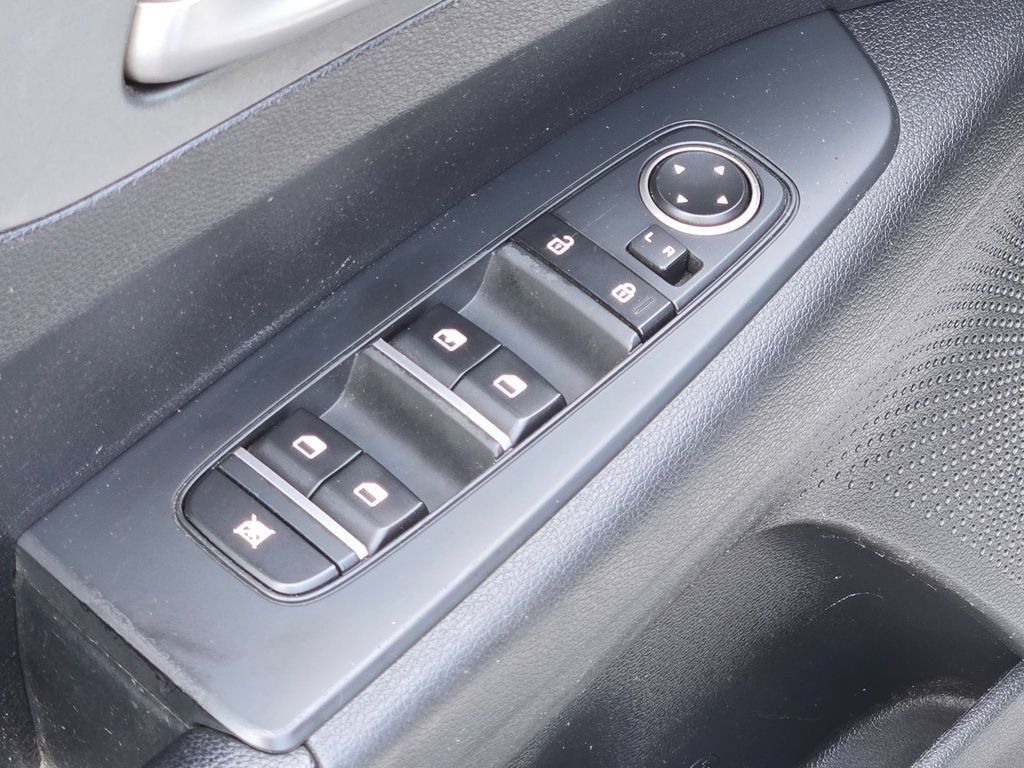 Used 2020 Kia Forte LXS FWD image 25