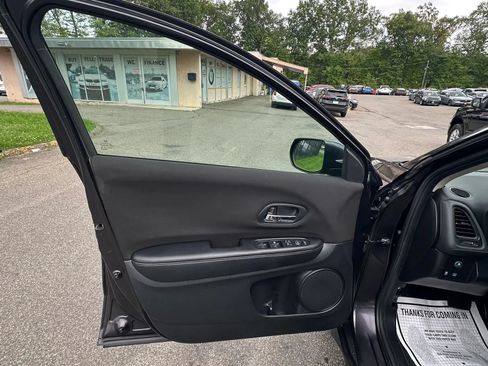Used 2016 Honda HR-V LX image 24