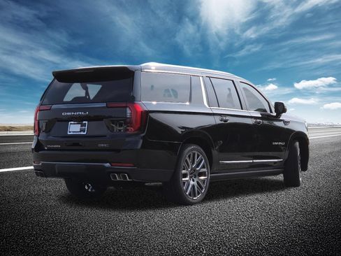 New 2026 GMC Yukon XL Denali Ultimate w/ LPO, Floor Liner Package AWD/4WD image 22
