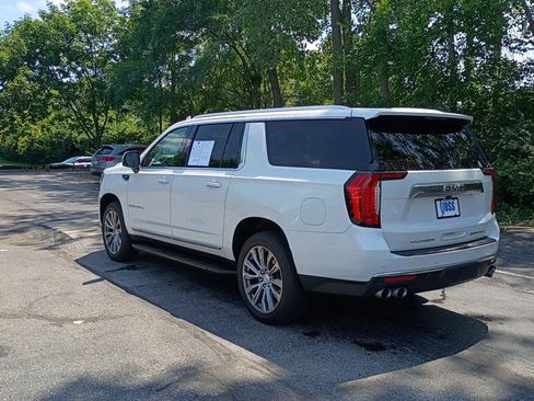 Used 2021 GMC Yukon XL Denali AWD/4WD image 5